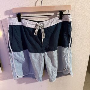 Vuori Board Shorts Men’s Navy Blue Colorblock Swim Trunks Drawstring Surf